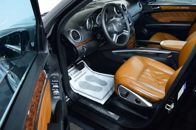 Mercedes-Benz M-Класс 2009