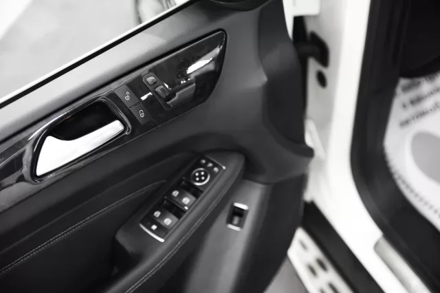 Mercedes-Benz M-Класс 2015