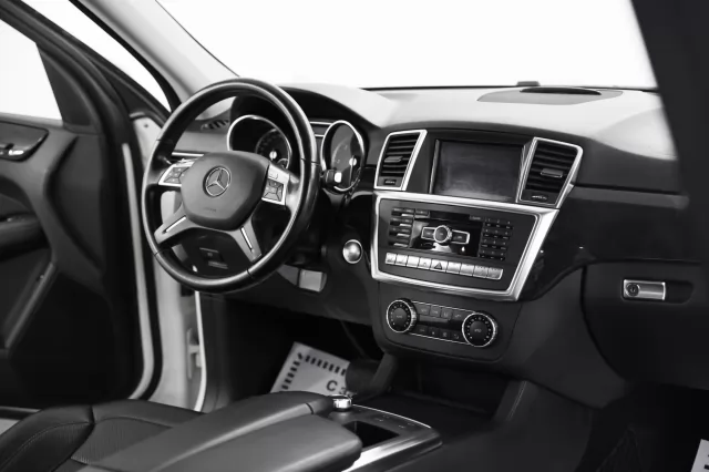 Mercedes-Benz M-Класс 2015
