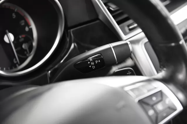 Mercedes-Benz M-Класс 2015