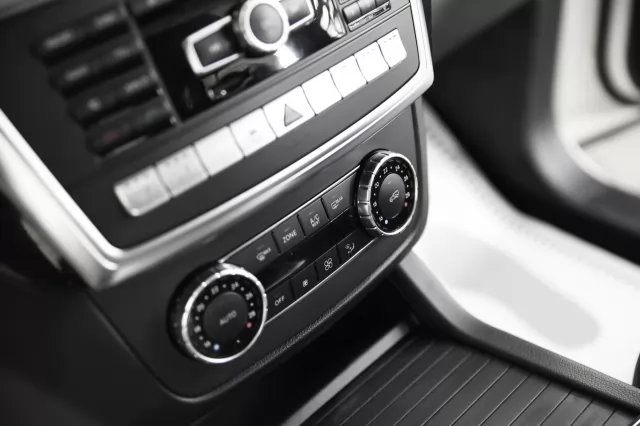 Mercedes-Benz M-Класс 2015