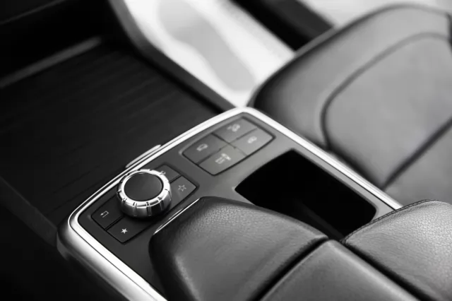 Mercedes-Benz M-Класс 2015