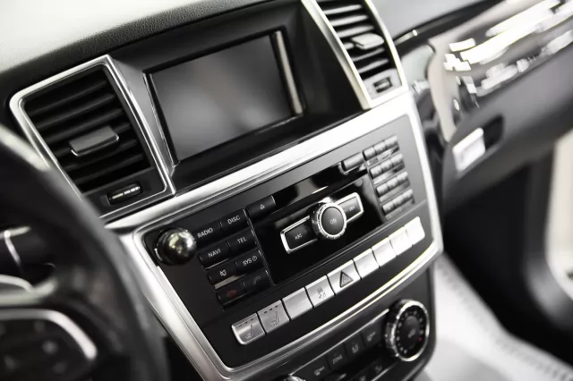 Mercedes-Benz M-Класс 2014