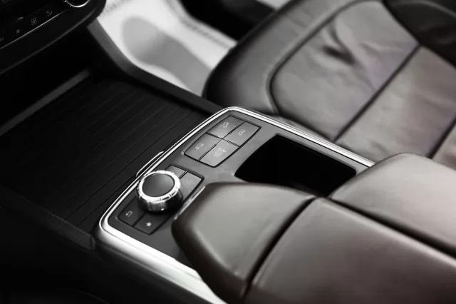 Mercedes-Benz M-Класс 2014