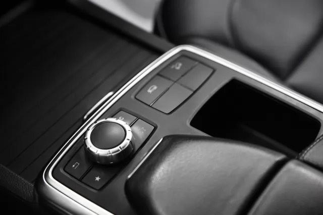 Mercedes-Benz M-Класс 2015