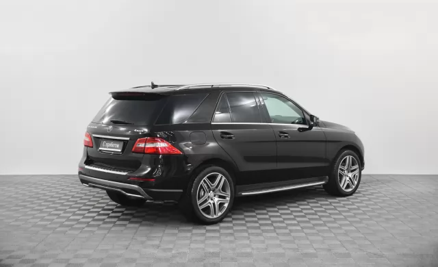 Mercedes-Benz M-Класс 2015