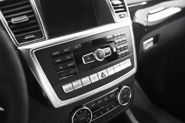 Mercedes-Benz M-Класс 2015