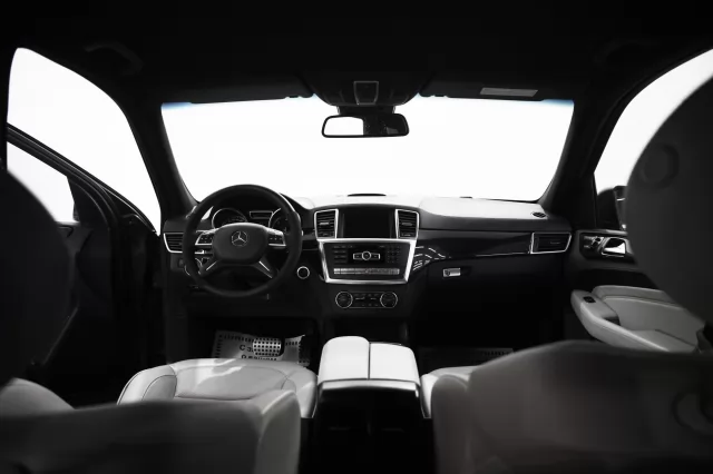 Mercedes-Benz M-Класс 2015