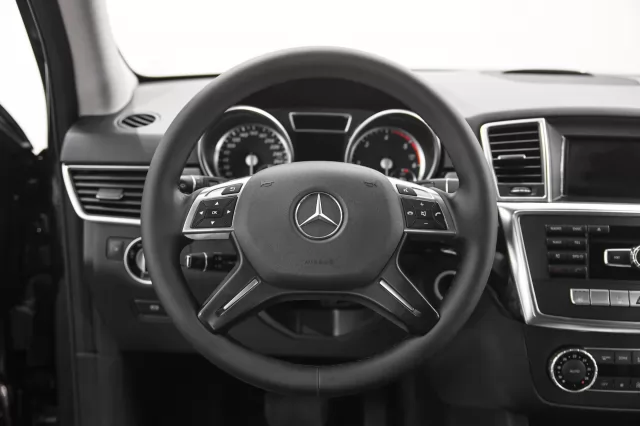 Mercedes-Benz M-Класс 2014