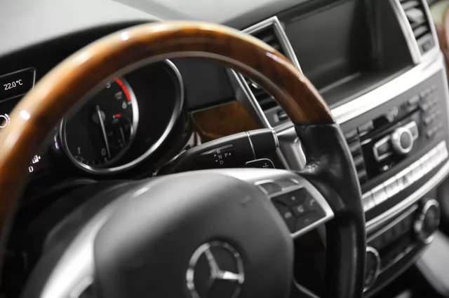 Mercedes-Benz M-Класс 2013