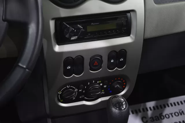 Renault Logan 2015