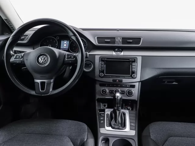 Volkswagen Passat 2011