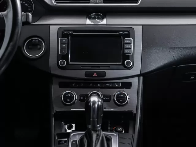 Volkswagen Passat 2011