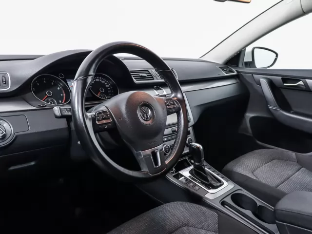 Volkswagen Passat 2011