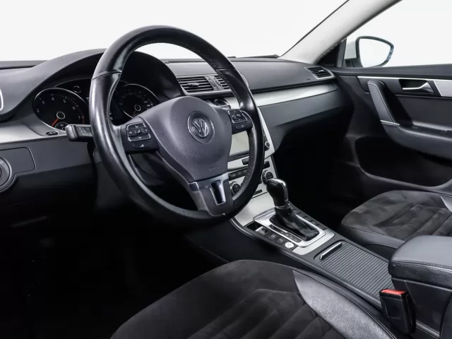 Volkswagen Passat 2012