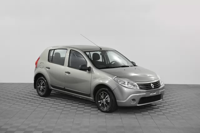 Renault Sandero 2011
