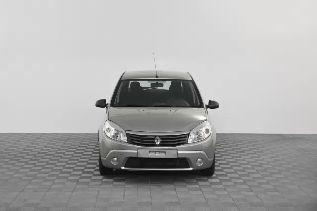 Renault Sandero 2011