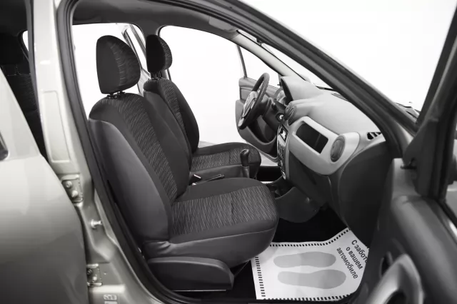 Renault Sandero 2011