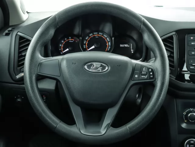 LADA XRAY 2020