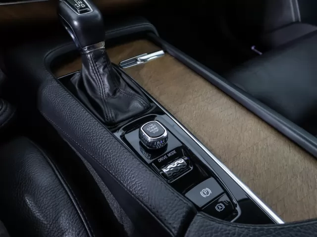 Volvo XC90 2014