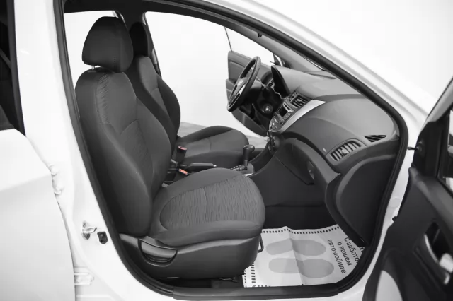 Hyundai Solaris 2016
