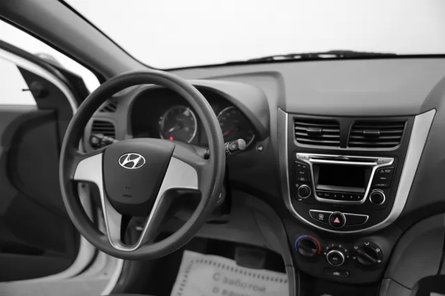 Hyundai Solaris 2016