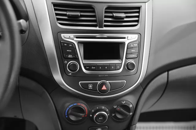 Hyundai Solaris 2016