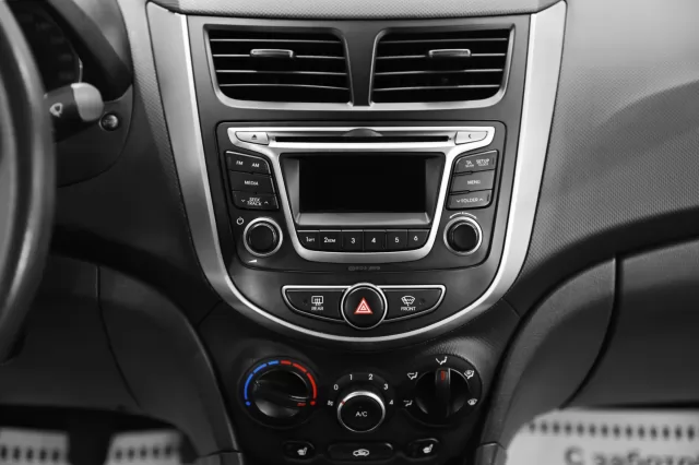 Hyundai Solaris 2016