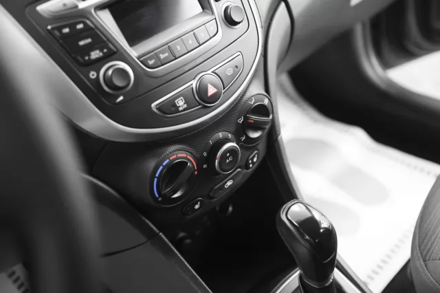 Hyundai Solaris 2016