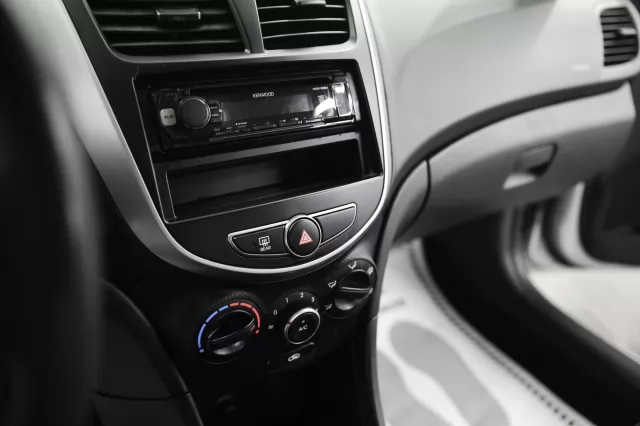 Hyundai Solaris 2016