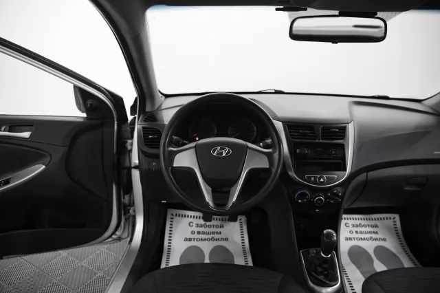 Hyundai Solaris 2016