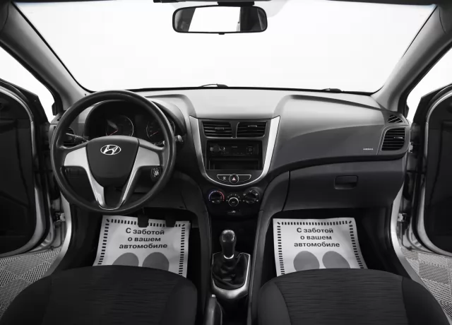 Hyundai Solaris 2016