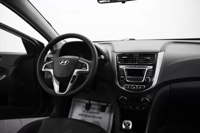 Hyundai Solaris 2016