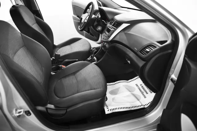 Hyundai Solaris 2016