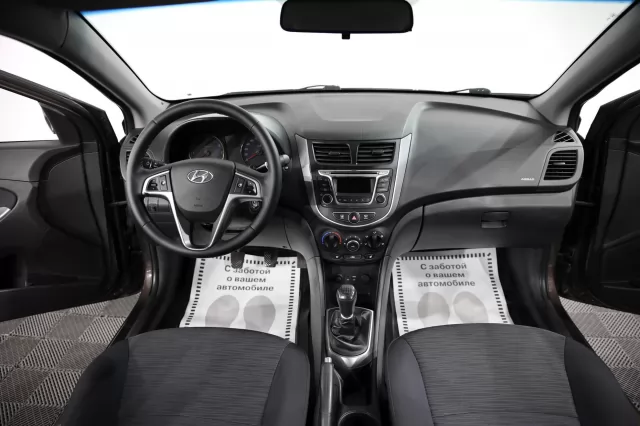 Hyundai Solaris 2016