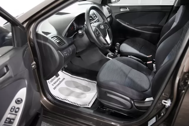 Hyundai Solaris 2016