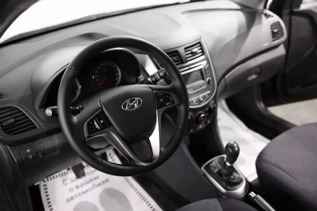 Hyundai Solaris 2016