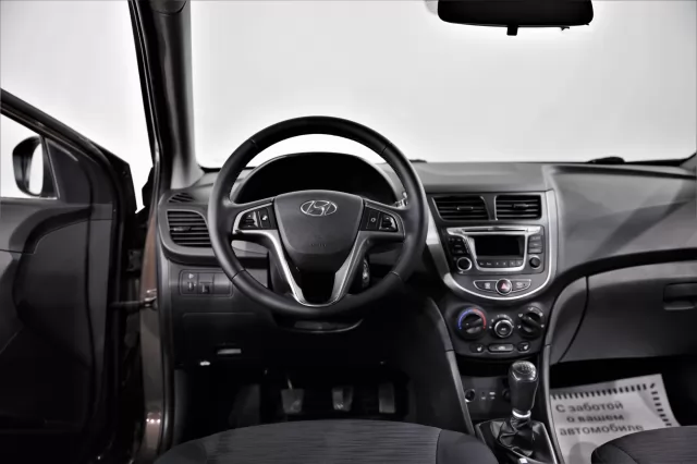Hyundai Solaris 2016