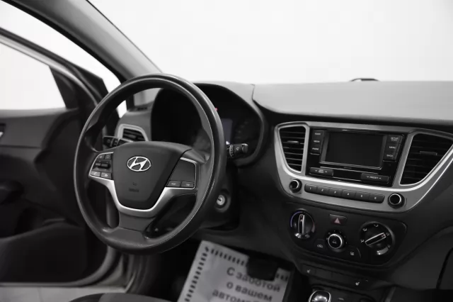 Hyundai Solaris 2022