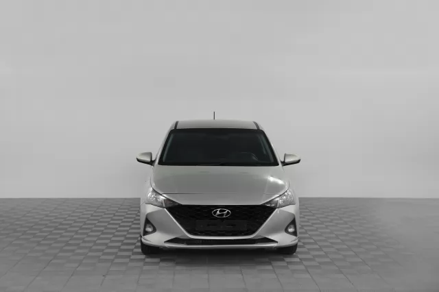 Hyundai Solaris 2022