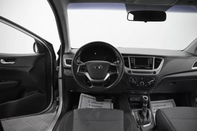 Hyundai Solaris 2022