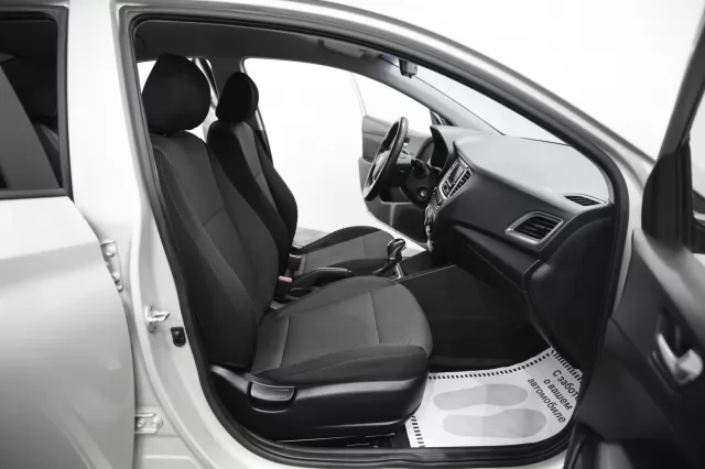 Hyundai Solaris 2022