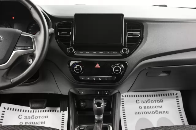 Hyundai Solaris 2022