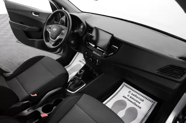 Hyundai Solaris 2022