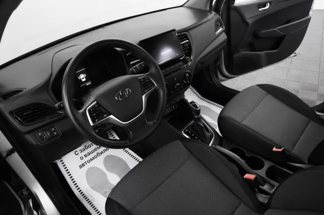 Hyundai Solaris 2022