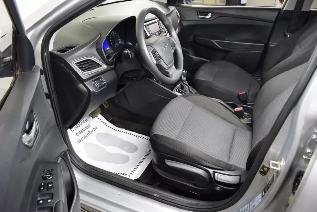 Hyundai Solaris 2022