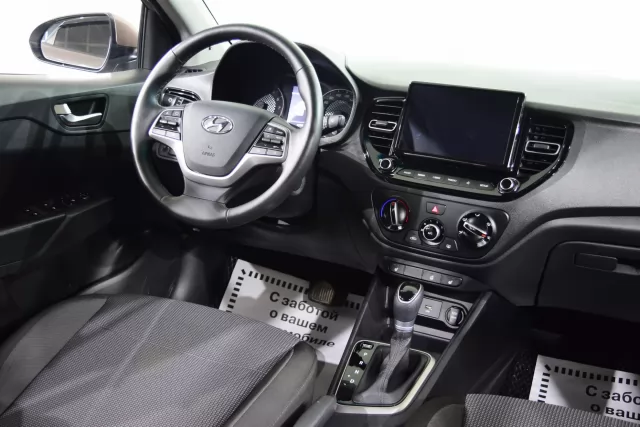 Hyundai Solaris 2022