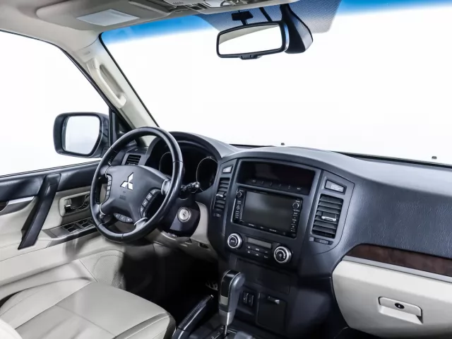 Mitsubishi Pajero 2006