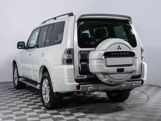 Mitsubishi Pajero 2006