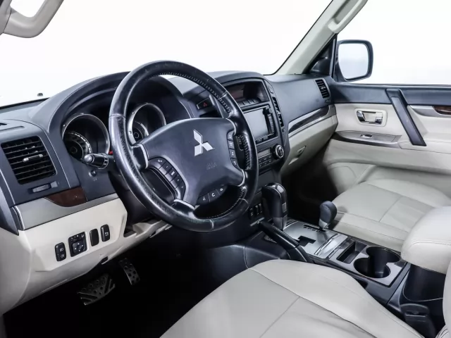 Mitsubishi Pajero 2006